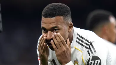 Mbapp&eacute; &lsquo;surpreende&rsquo; ao apontar favorito da Premier League que pode superar Liverpool de Slot