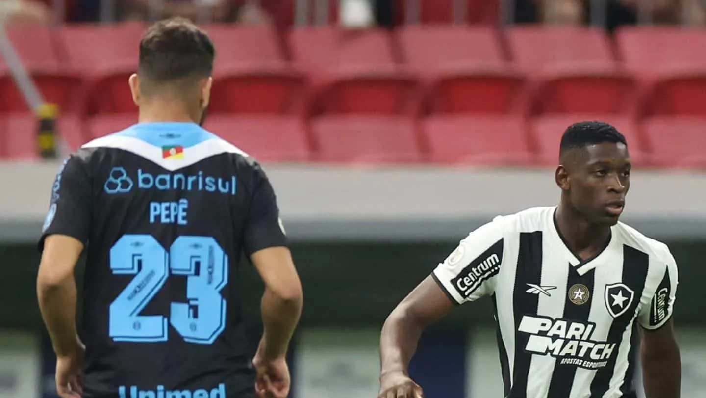 Gr&ecirc;mio suprime o que h&aacute; de melhor do l&iacute;der Botafogo no empate em Bras&iacute;lia
