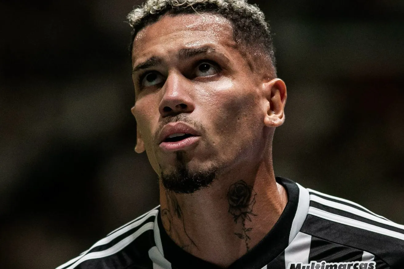 Paulinho teve a ajuda de Concei&ccedil;&atilde;o Evaristo para escrever a hist&oacute;ria do seu primeiro gol pelo Atl&eacute;tico-MG no ano