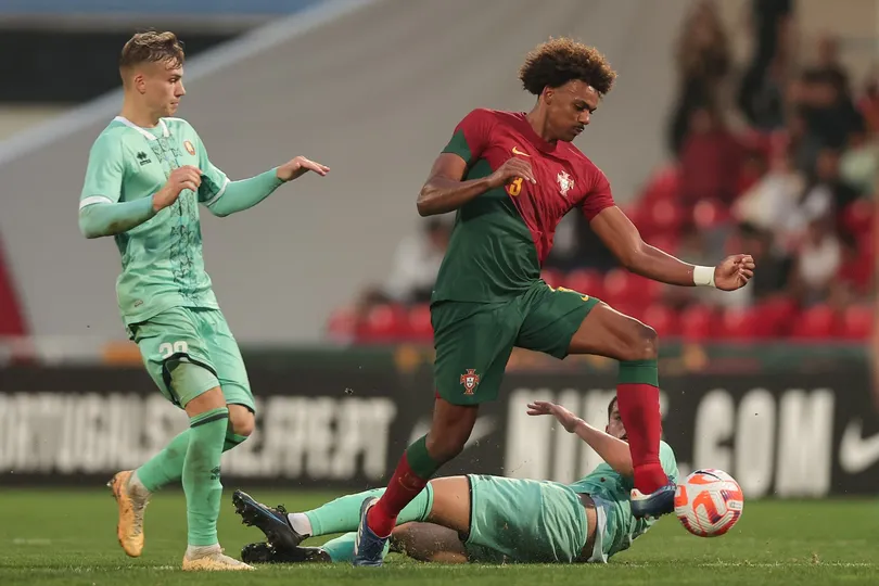 Renato Veiga em a&ccedil;&atilde;o pela sele&ccedil;&atilde;o portuguesa sub-21 