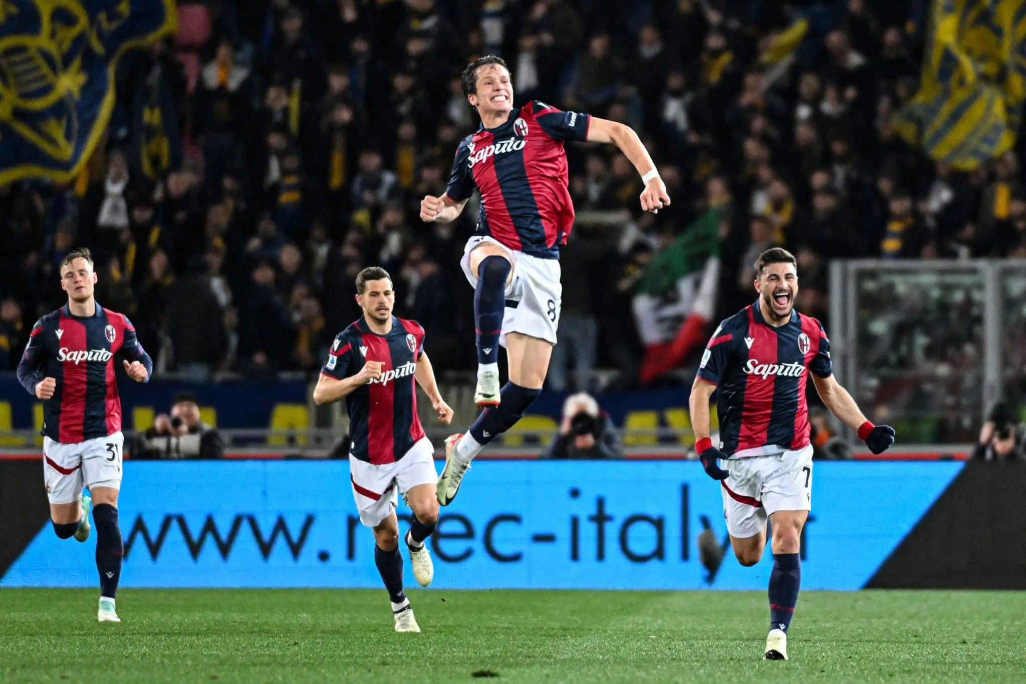 Bologna faz o que quer com Hellas Verona e d&aacute; mais um passo rumo &agrave; campanha hist&oacute;rica na Serie A