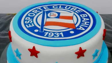 Por que Bahia multou empreendedora que decorou bolo com escudo do clube?