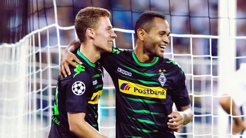 Raffael (dir.) &eacute; destaque do Borussia M&ouml;nchengladbach 