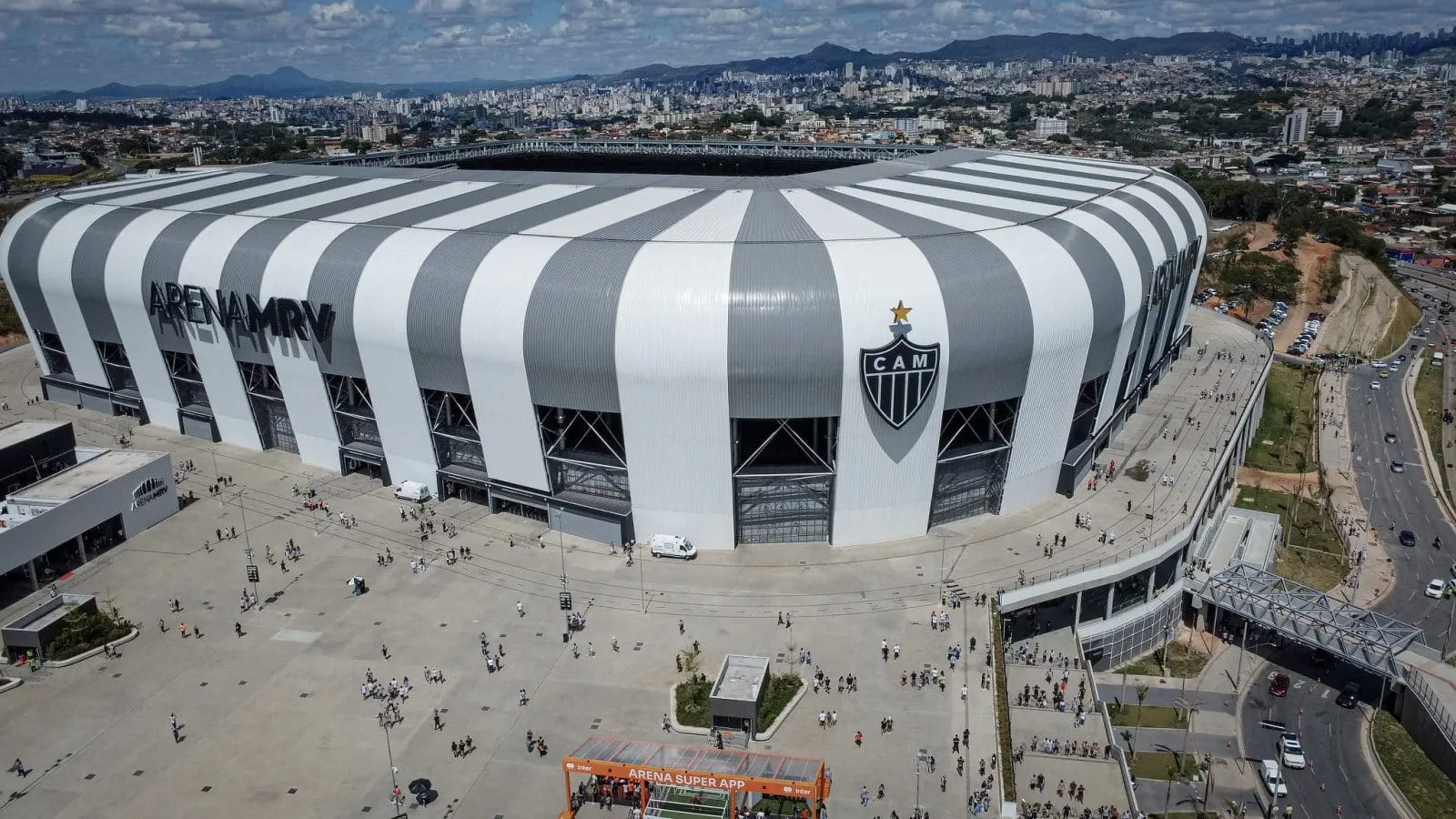 Racismo na Arena MRV: Cruzeirenses e atleticanos apresentam vers&otilde;es diferentes
