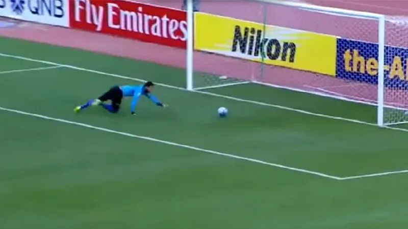 Falha vergonhosa ou erro calculado? Ap&oacute;s apostas e frango de goleiro, jogo est&aacute; sob suspeita