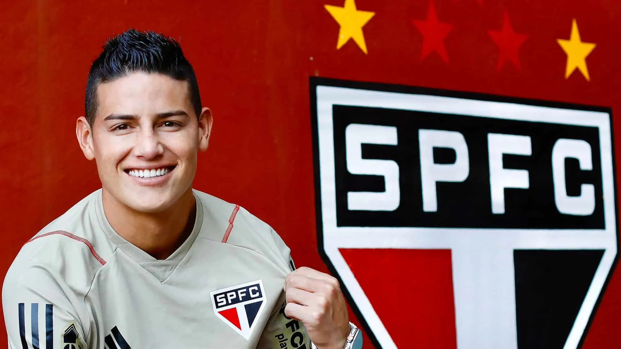 Chegadas de James e Lucas e sa&iacute;da de Guedes invertem a l&oacute;gica de Majestoso&nbsp;nas&nbsp;semi