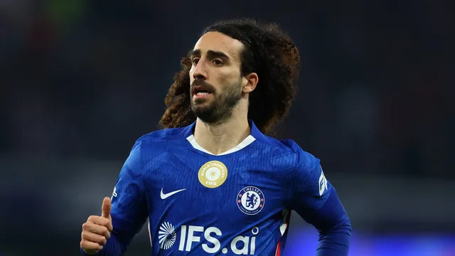 Como poss&iacute;vel sa&iacute;da de titular pode condicionar a chegada de Cucurella ao Barcelona