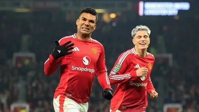 Casemiro tem atua&ccedil;&atilde;o &lsquo;n&iacute;vel Sele&ccedil;&atilde;o&rsquo; e classifica novo Manchester United