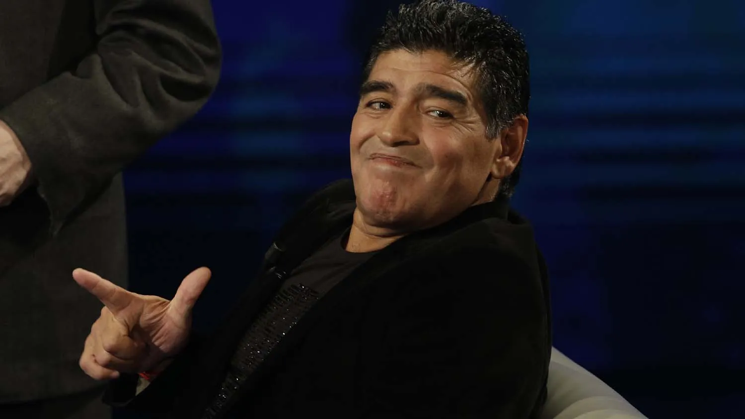 Maradona sobre aquele p&ecirc;nalti do Bar&ccedil;a: &ldquo;Se eu estivesse em campo, socos seriam dados&rdquo;