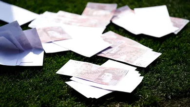 Nunca se ganhou tanto dinheiro com futebol e isso n&atilde;o exatamente uma boa not&iacute;cia