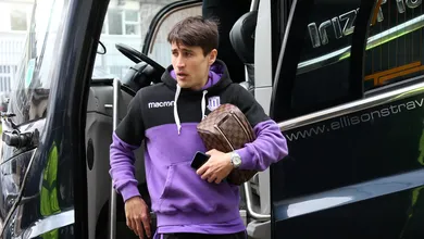 Bojan n&atilde;o conseguiu se dar bem em uma noite fria de inverno em Stoke