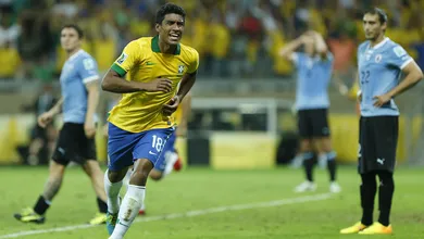 Tens&atilde;o, sorte e Paulinho. Bastou para o Brasil vencer