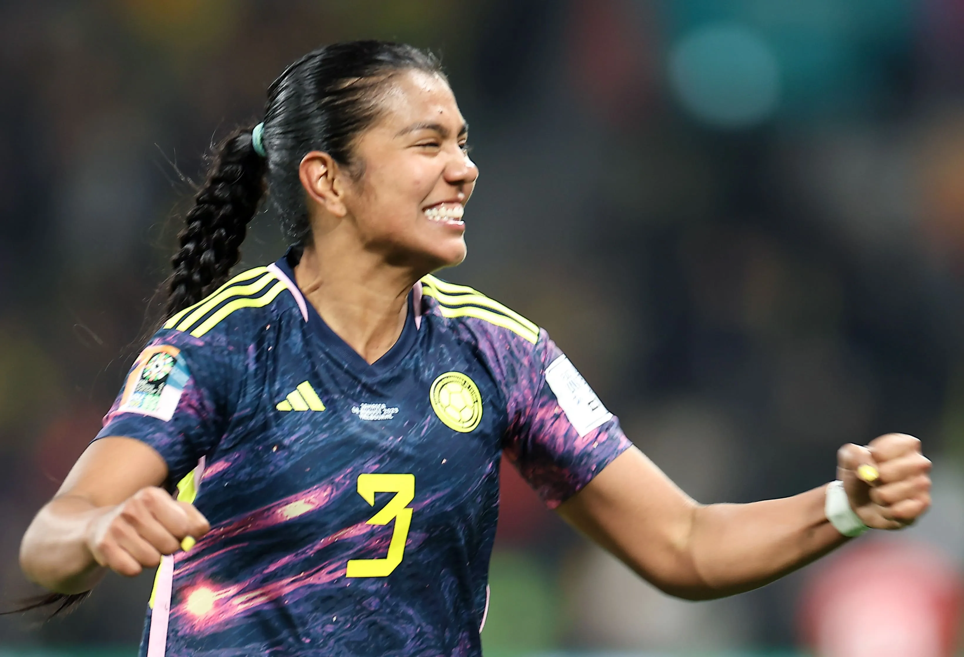 Por hegemonia no futebol feminino, Corinthians traz colombiana que disputou a Copa do Mundo