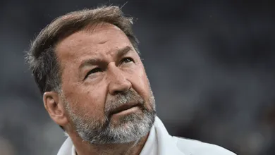 Novos elementos esquentam disputa pol&iacute;tica no Corinthians e aumentam press&atilde;o sobre Augusto Melo