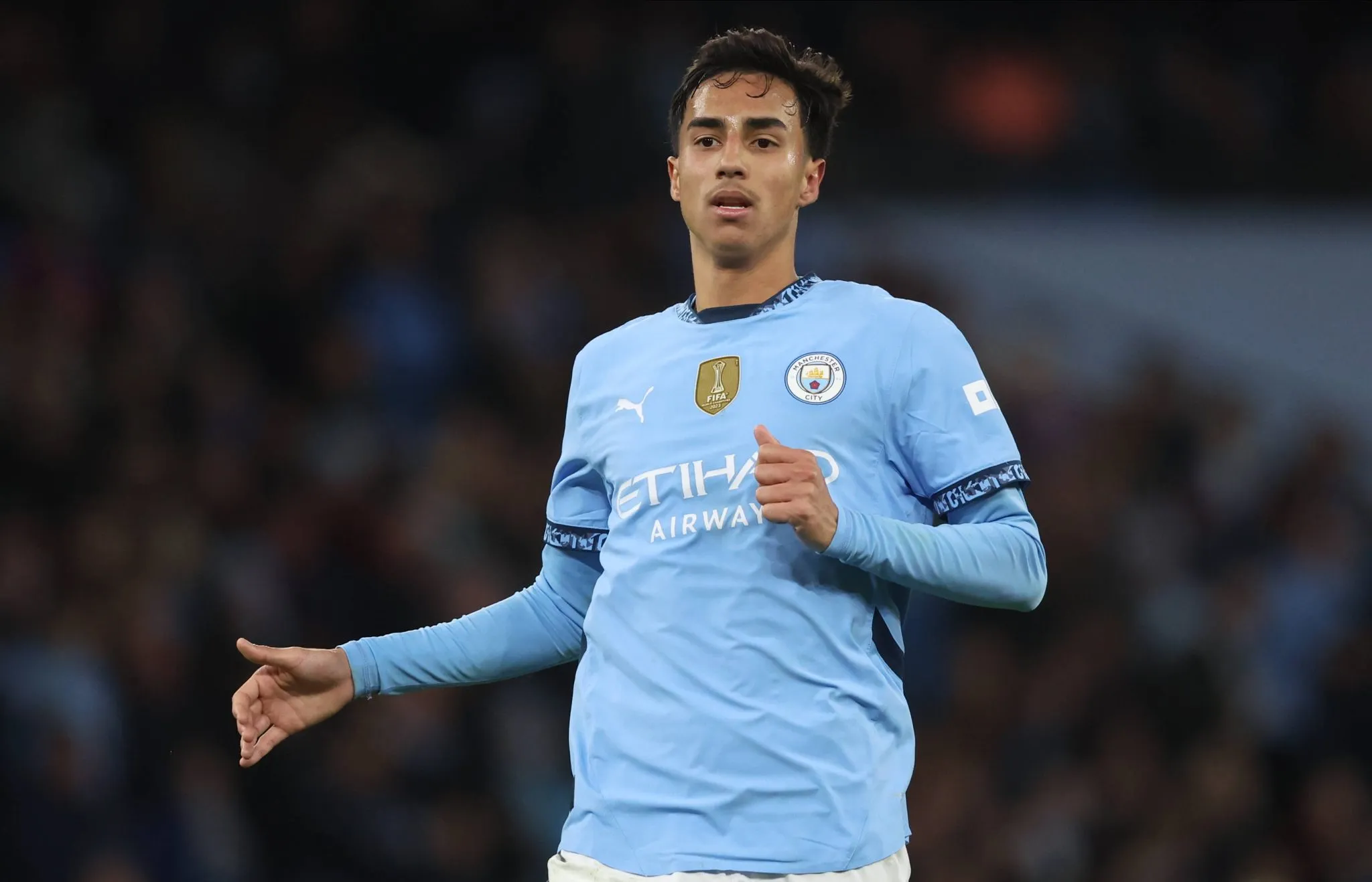 Vitor Reis, zagueiro do Manchester City (Foto: IMAGO / APL)
