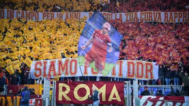 A torcida da Roma deu a De Rossi o adeus carinhoso que o &iacute;dolo n&atilde;o recebeu do clube