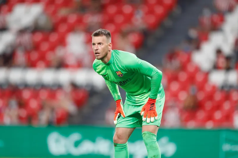 Neto em a&ccedil;&atilde;o pelo Barcelona