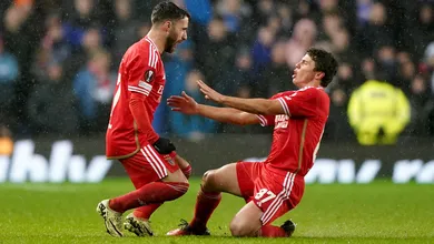 Rafa Silva aquece o torcedor do Benfica no frio da Esc&oacute;cia e garante Encarnados nas quartas da Liga Europa