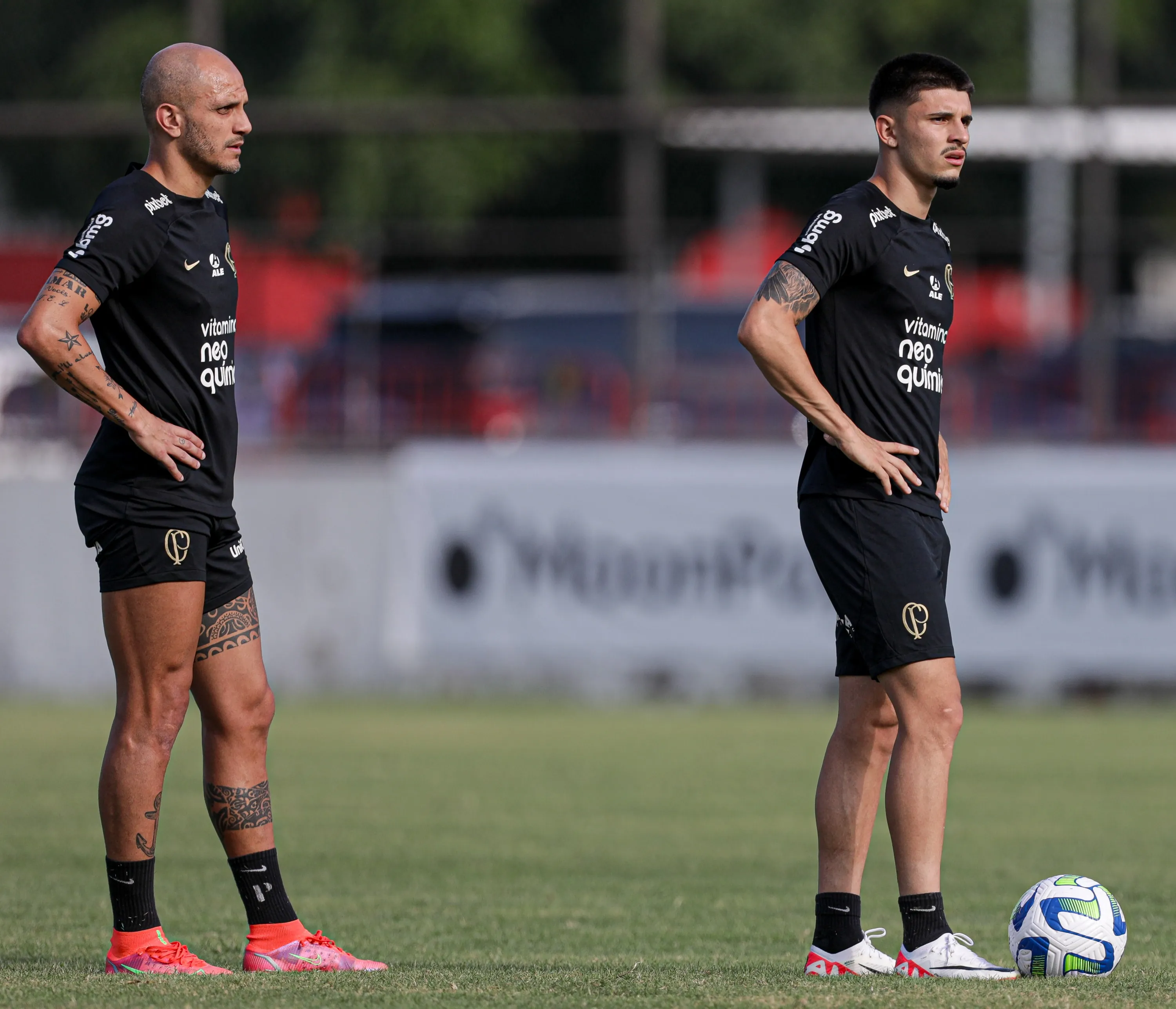 Com dispensas no setor defensivo, solu&ccedil;&atilde;o para Mano Menezes na laterais e zaga podem vir da base