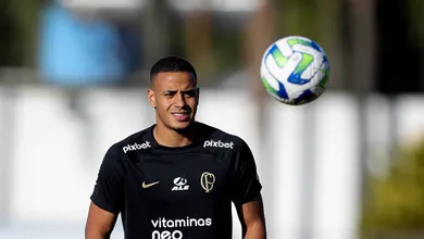 Defesa do Corinthians revelou Murillo para o futebol, ma sofreu com problemas nas duas laterais