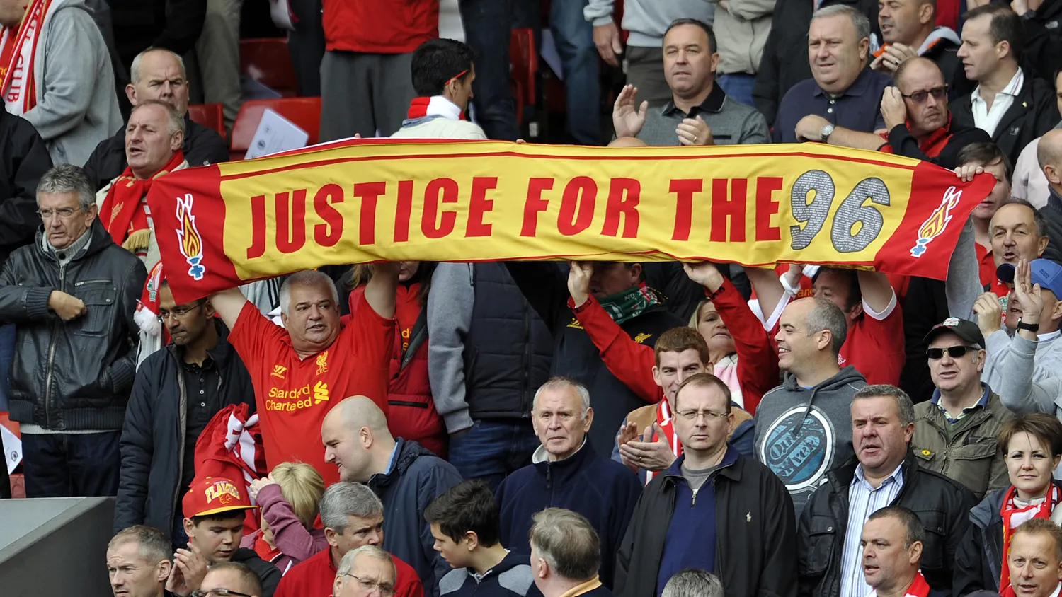 Enfim, Justi&ccedil;a para os 96: j&uacute;ri inocenta torcida do Liverpool e culpa pol&iacute;cia por Hillsborough