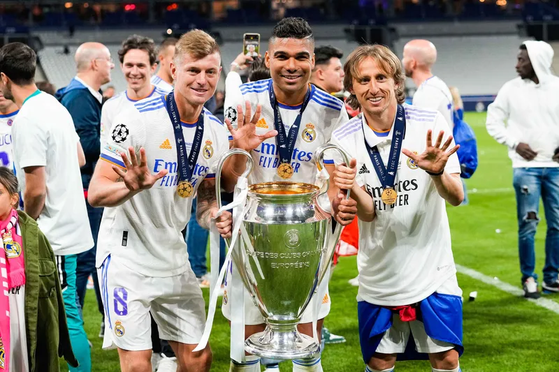 Real Madrid usar&aacute; com Davies estrat&eacute;gia que j&aacute; deu certo com Kroos (azar do Bayern)