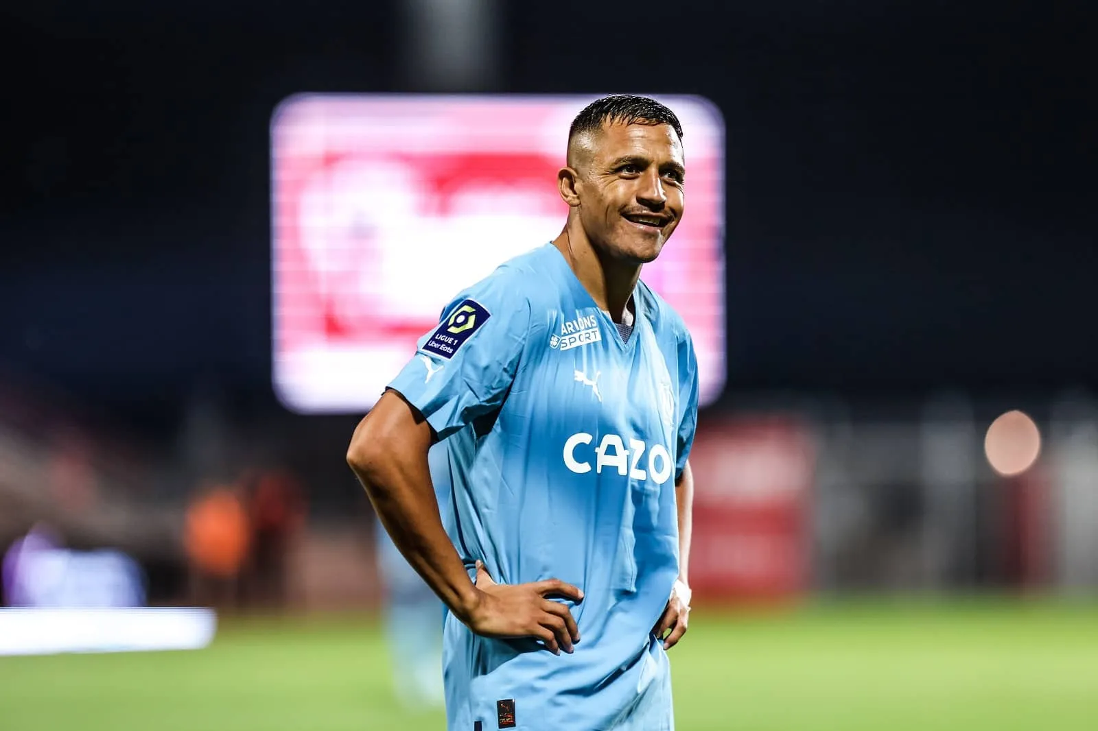 Alexis S&aacute;nchez atrai interesse de clubes do Brasil ap&oacute;s impasse na Fran&ccedil;a