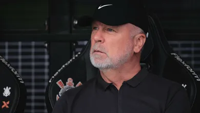 &lsquo;N&atilde;o &eacute; t&atilde;o normal uma transforma&ccedil;&atilde;o t&atilde;o grande&rsquo;: Mano valoriza vit&oacute;ria do Corinthians, mas pontua falta de entrosamento