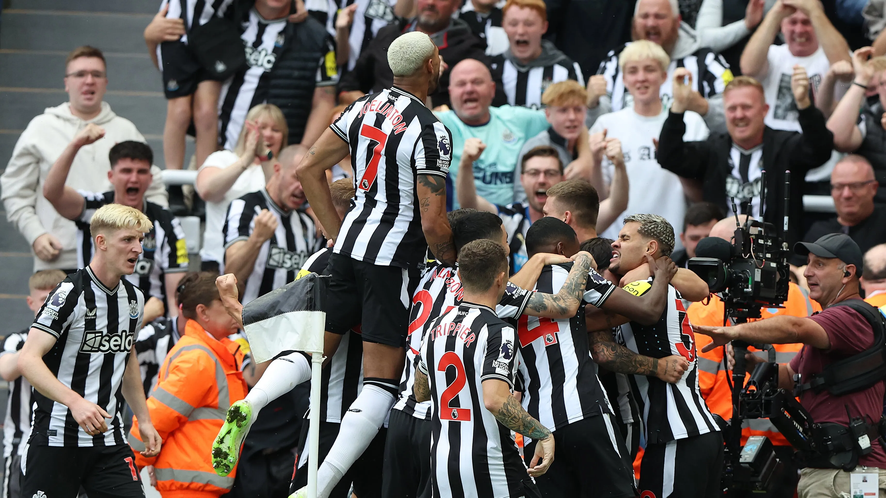 Newcastle deixou bem claro o que pretende ao golear o Aston Villa em um joga&ccedil;o