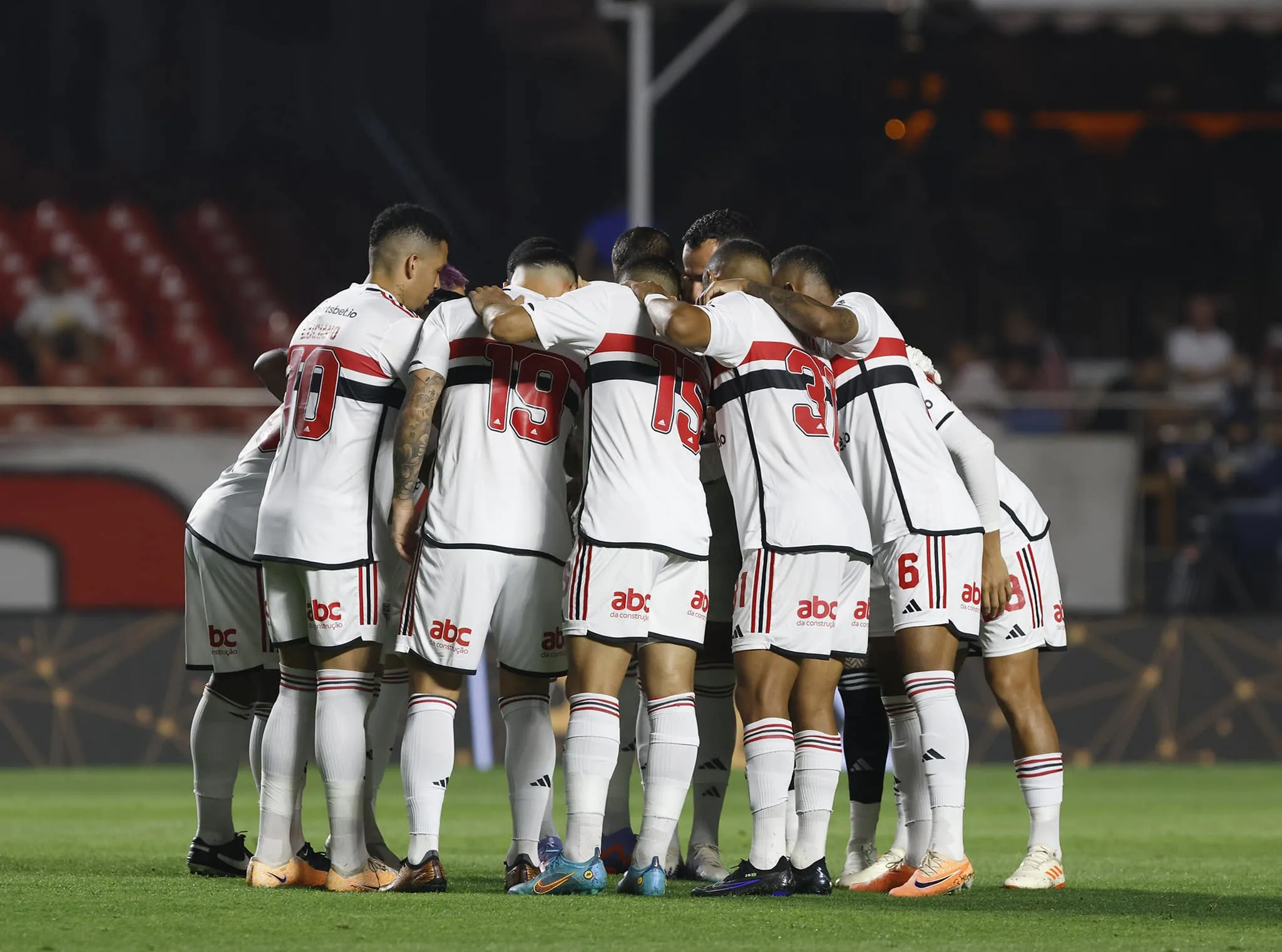 S&atilde;o Paulo inicia m&ecirc;s com obriga&ccedil;&atilde;o de vencer fora de casa por tranquilidade no Brasileir&atilde;o