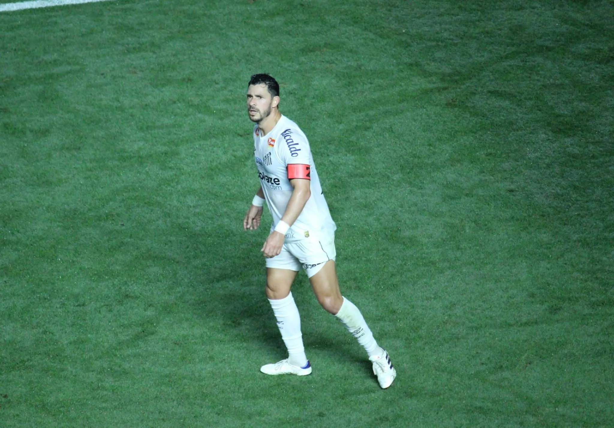 Giuliano capit&atilde;o contra a Ponte