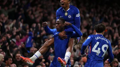Mesmo com 10, Chelsea bate de frente com l&iacute;der Arsenal e tem segredo para brigar pelo t&iacute;tulo