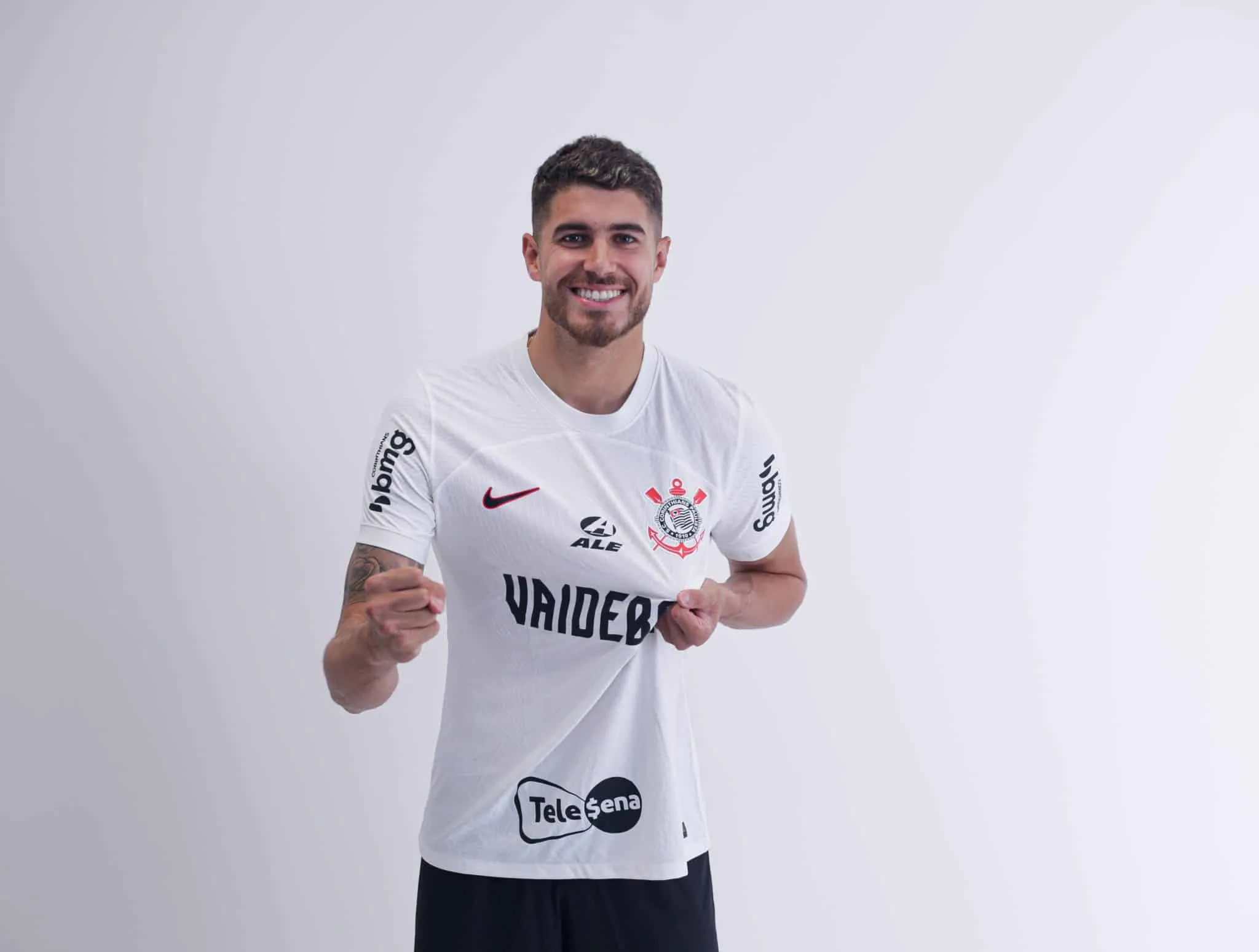 Pedro Raul tem caracter&iacute;sticas que podem ajudar o Corinthians, resta saber como Mano vai encaix&aacute;-las na equipe