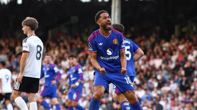 Carrasco, Matheus Cunha castiga Fulham e salva Manchester United de derrota pat&eacute;tica