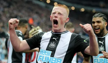 Menino de ouro: Logo na estreia, Matty Longstaff decidiu o vibrante triunfo do Newcastle sobre o United