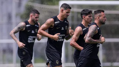 Corinthians: Necessidade de improviso na defesa evidencia problema no elenco
