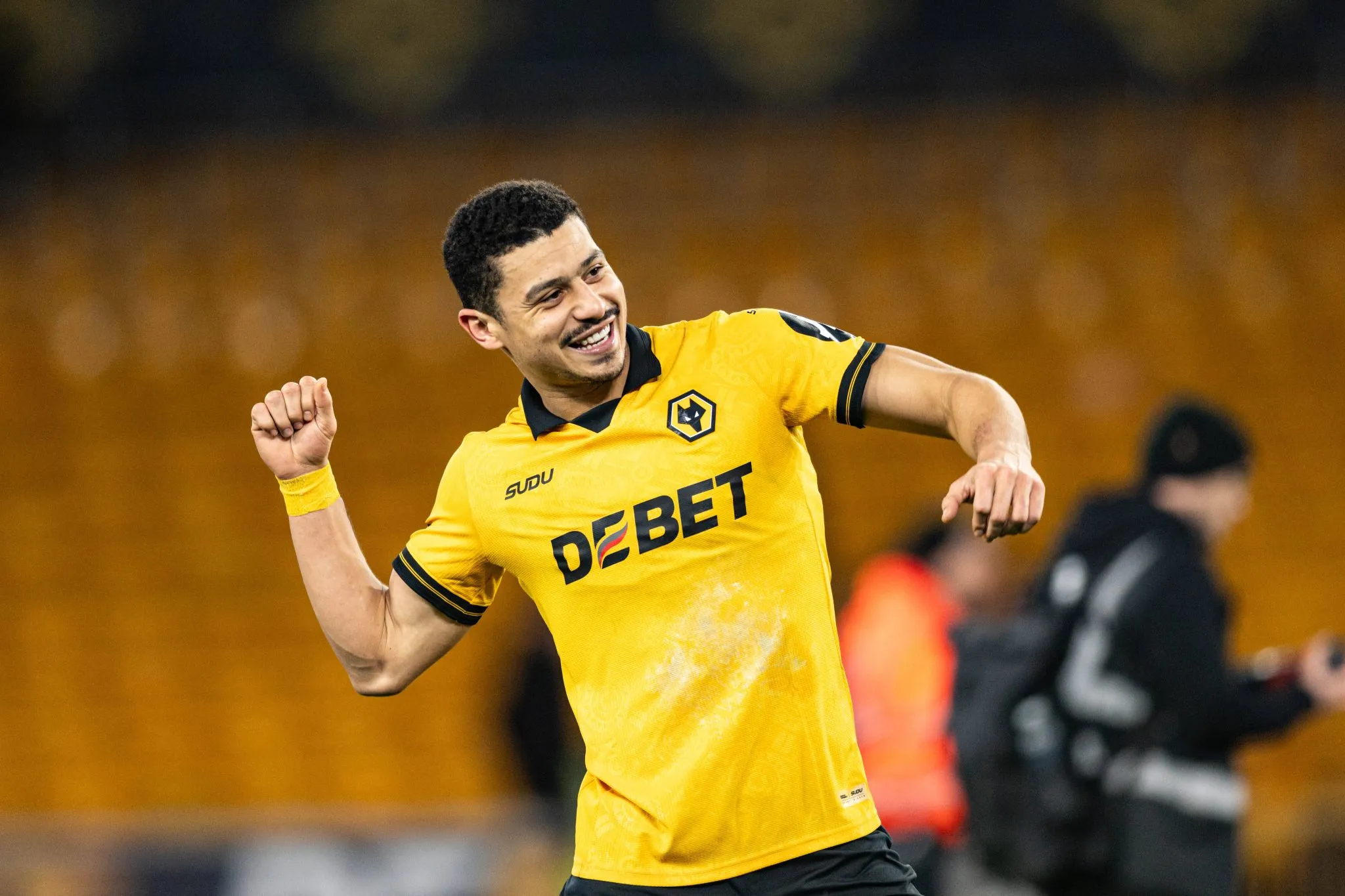 Andr&eacute; em comemora&ccedil;&atilde;o pelo Wolverhampton (Foto: IMAGO / Action Plus)