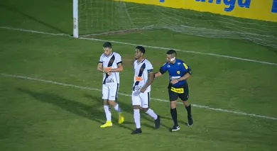Zagueiro sub-20 do Vasco, Miranda protagonizou uma comemora&ccedil;&atilde;o contundente na luta contra o racismo