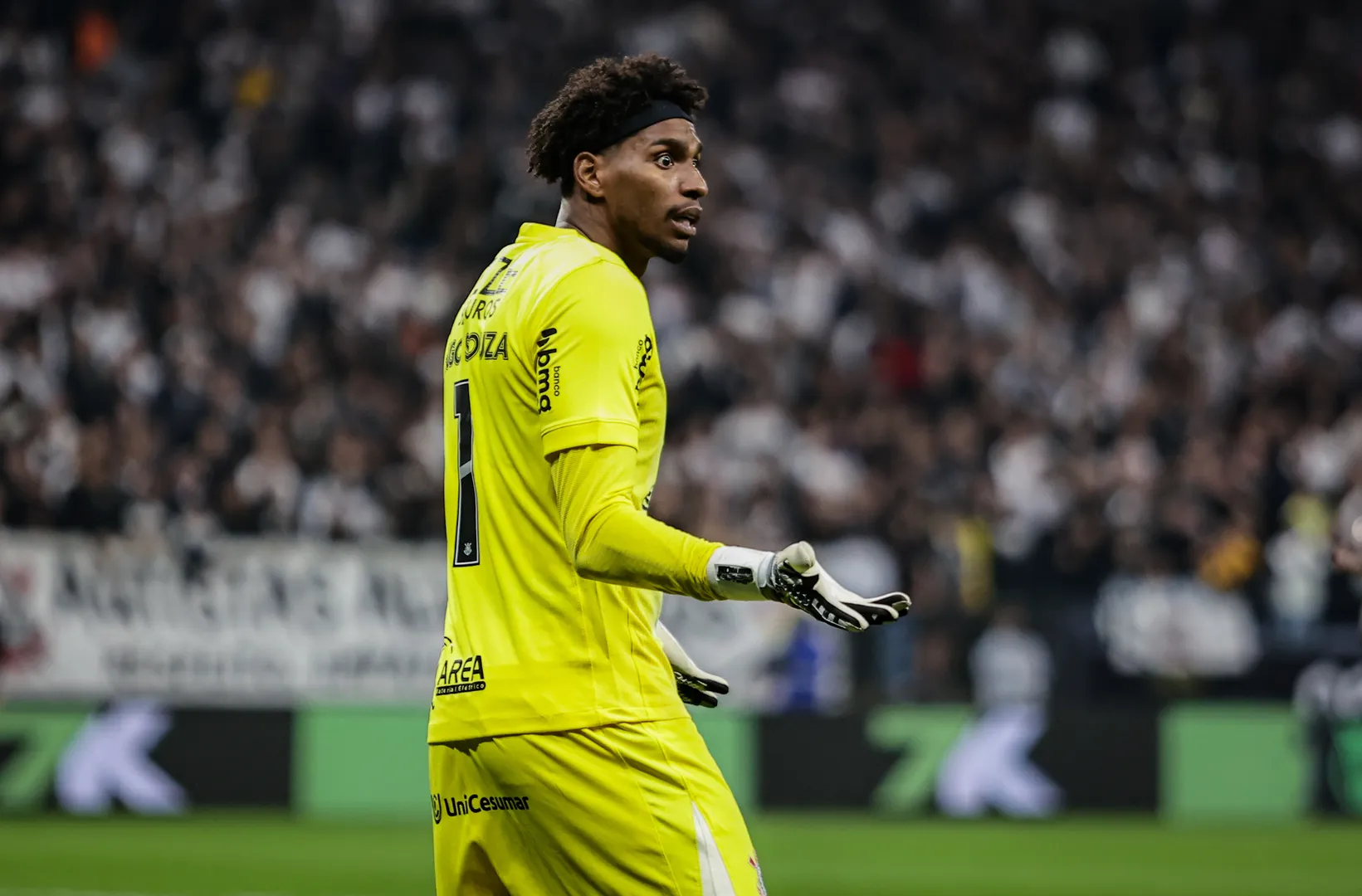 Hugo Souza salva o Corinthians contra o Vit&oacute;ria