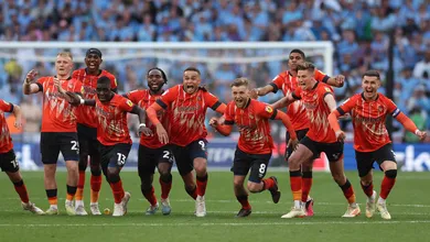 Luton Town mant&eacute;m ascens&atilde;o hist&oacute;rica e retorna &agrave; elite inglesa 31 anos depois