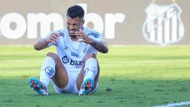 Turbul&ecirc;ncias jogam contra e sistema ofensivo do Santos termina o ano com m&eacute;dia ruim