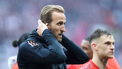 Da arquibancada, Harry Kane v&ecirc; Leipzig cancelar festa do t&iacute;tulo do Bayern e manter maldi&ccedil;&atilde;o