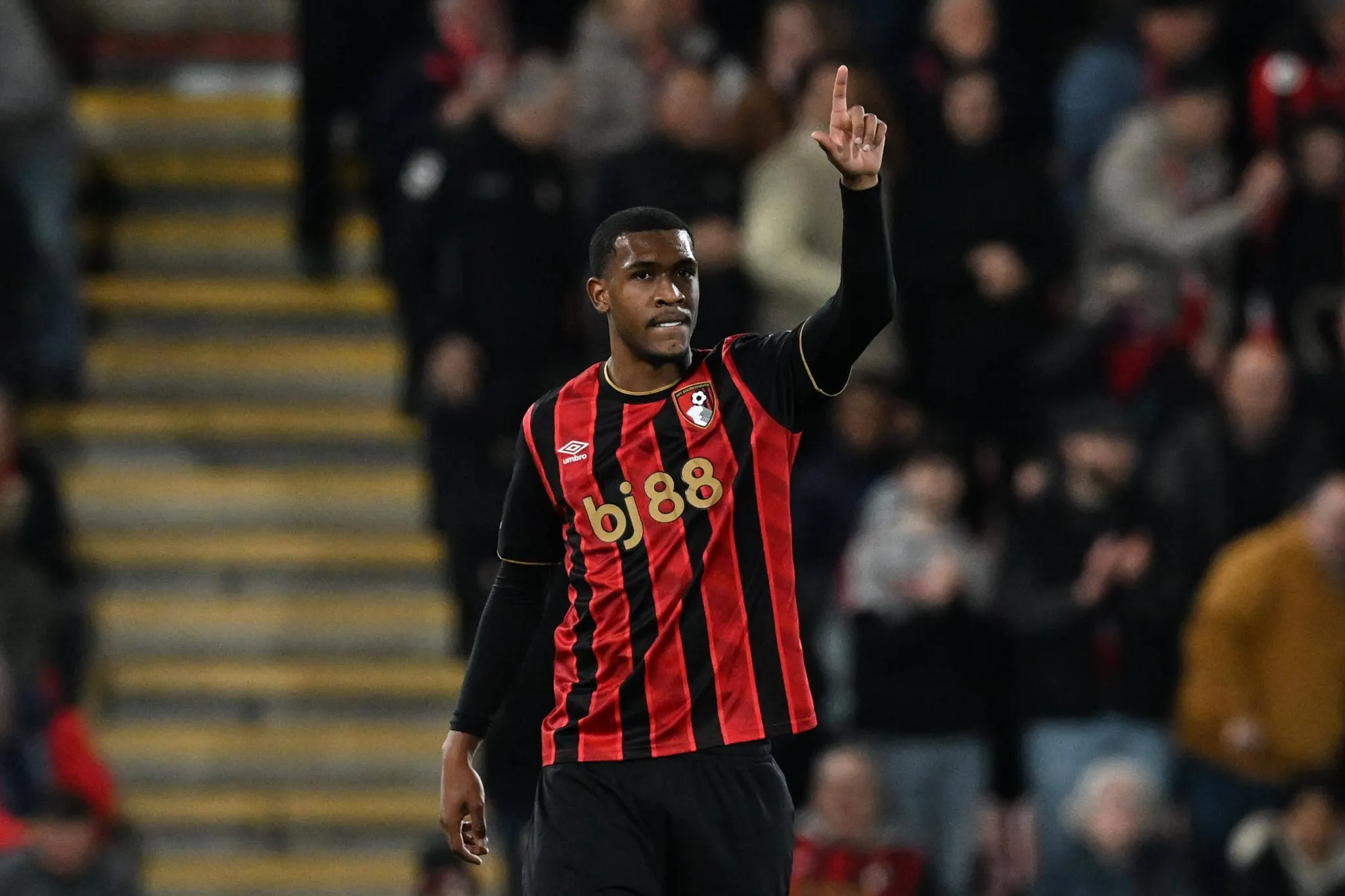 Rayan celebra gol do Bournemouth