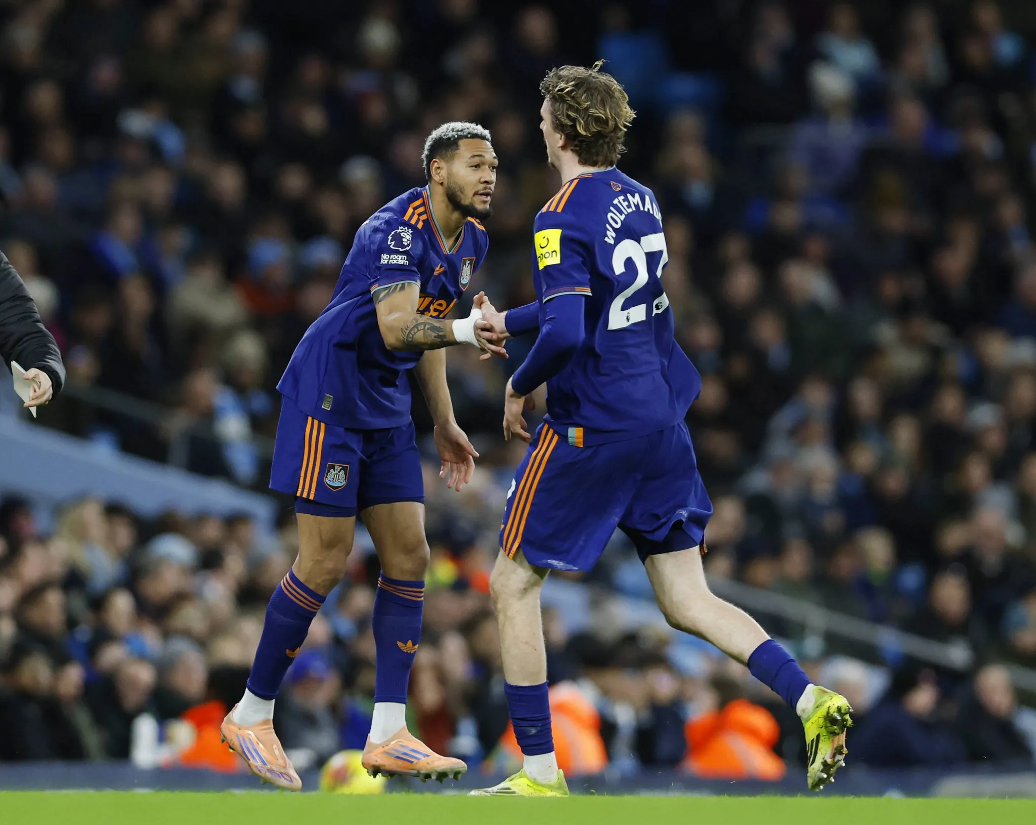 Joelinton substitui Woltemade em jogo do Newcastle