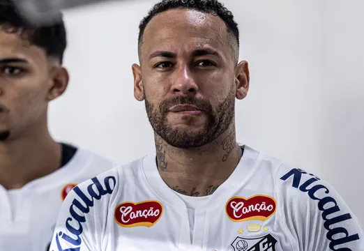 Camisa usada por Neymar na reestreia pelo Santos vai a leil&atilde;o; veja valor do lance inicial