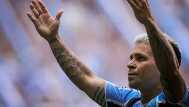 Novidades na escala&ccedil;&atilde;o abrem caminho para Gr&ecirc;mio superar problemas e o Atl&eacute;tico-GO