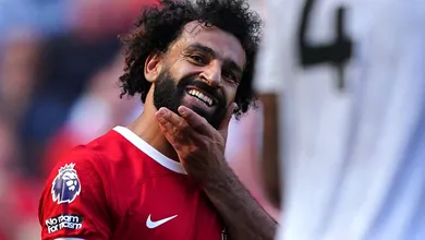 Liverpool pisou fundo no acelerador e acabou sobrando para o Aston Villa na Premier League