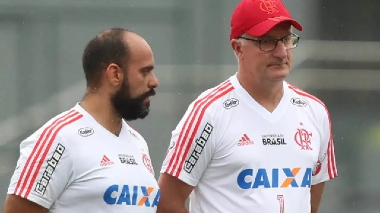  Alberto Filgueiras ao lado de Dorival J&uacute;nior no Flamengo