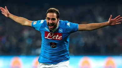 A &oacute;tima fase de Higua&iacute;n inspira o Napoli a surpreender na lideran&ccedil;a da Serie A