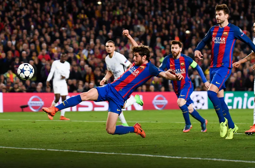 Em 2016, Sergi Roberto fez o gol que garantiu a classifica&ccedil;&atilde;o do Barcelona diante do PSG nas oitavas da UEFA Champions League. Foto: Icon Sport